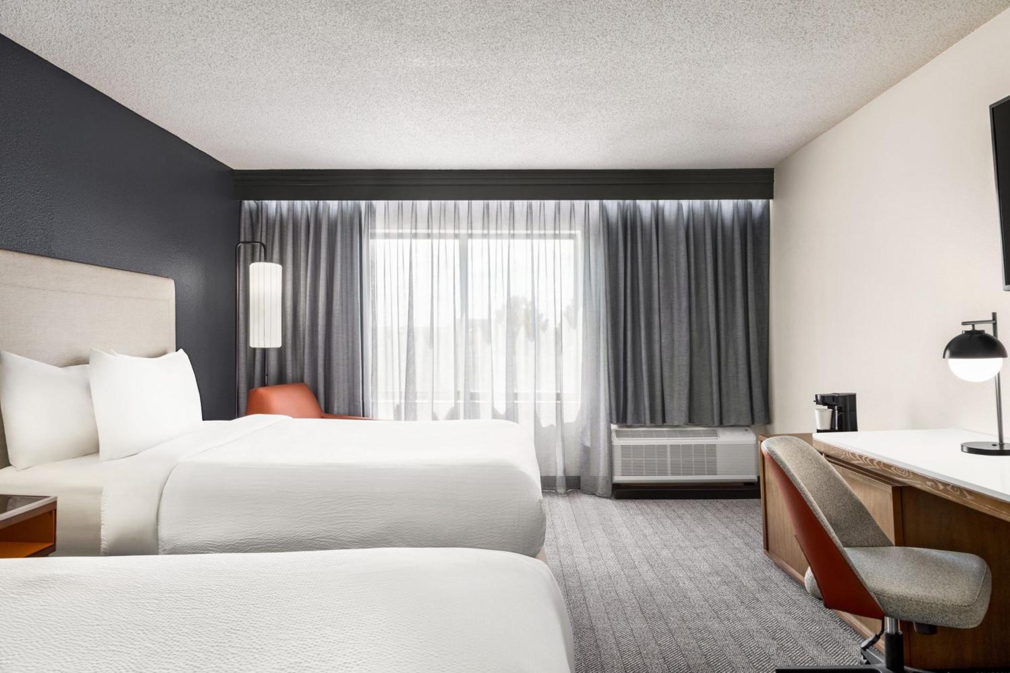 Courtyard Houston Sugar Land/stafford Hotel 3*