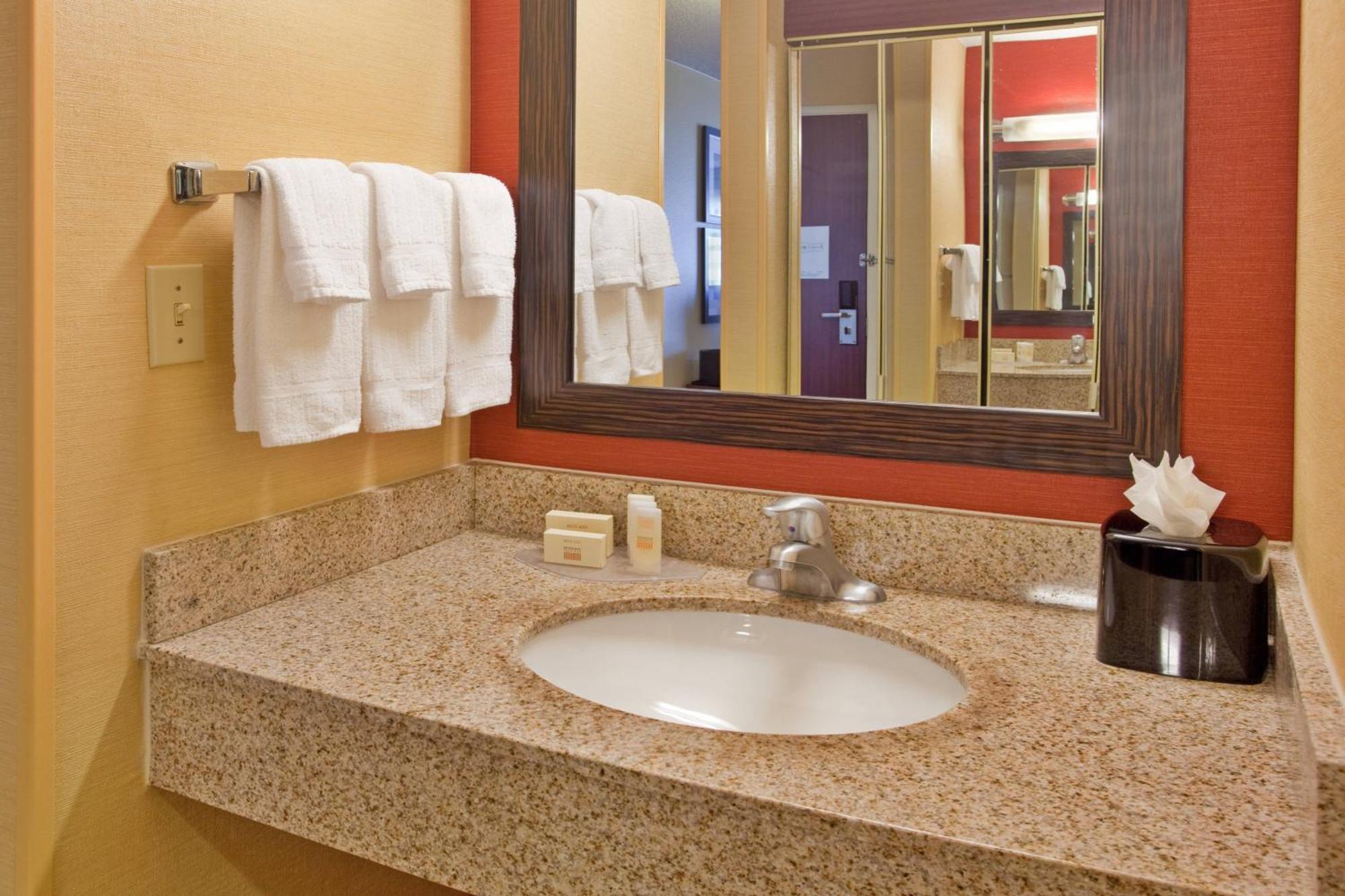 Hotel Courtyard Houston Sugar Land/stafford 3*